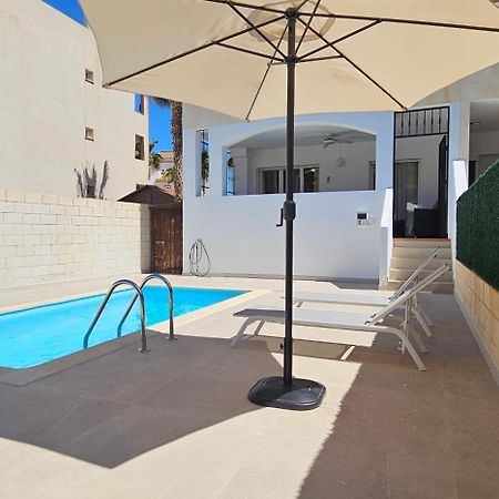 Apartamentos Paraiso Vera Playa: Beachfront with Private Pool and Garden Exterior photo