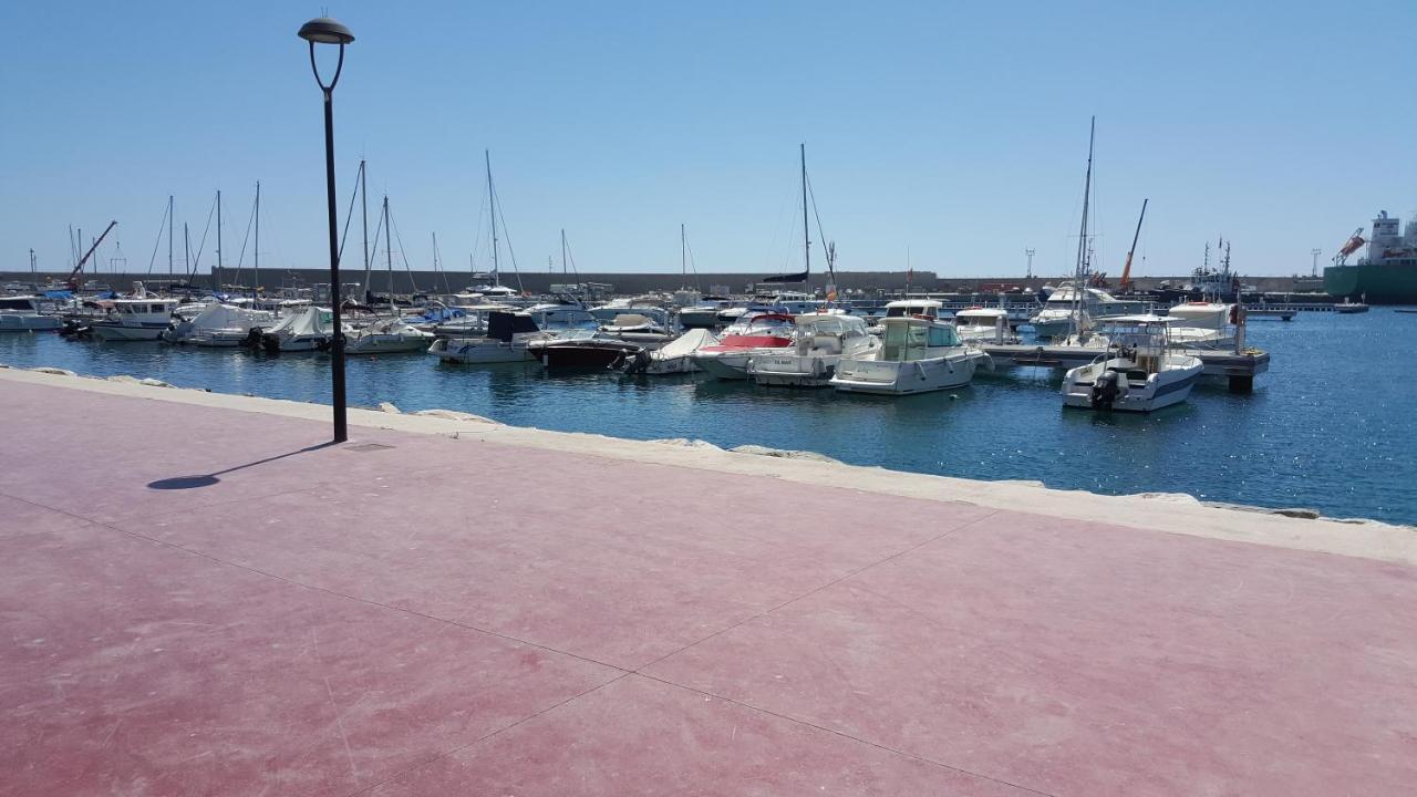 Apartamentos Paraiso Vera Playa: Beachfront with Private Pool and Garden Exterior photo