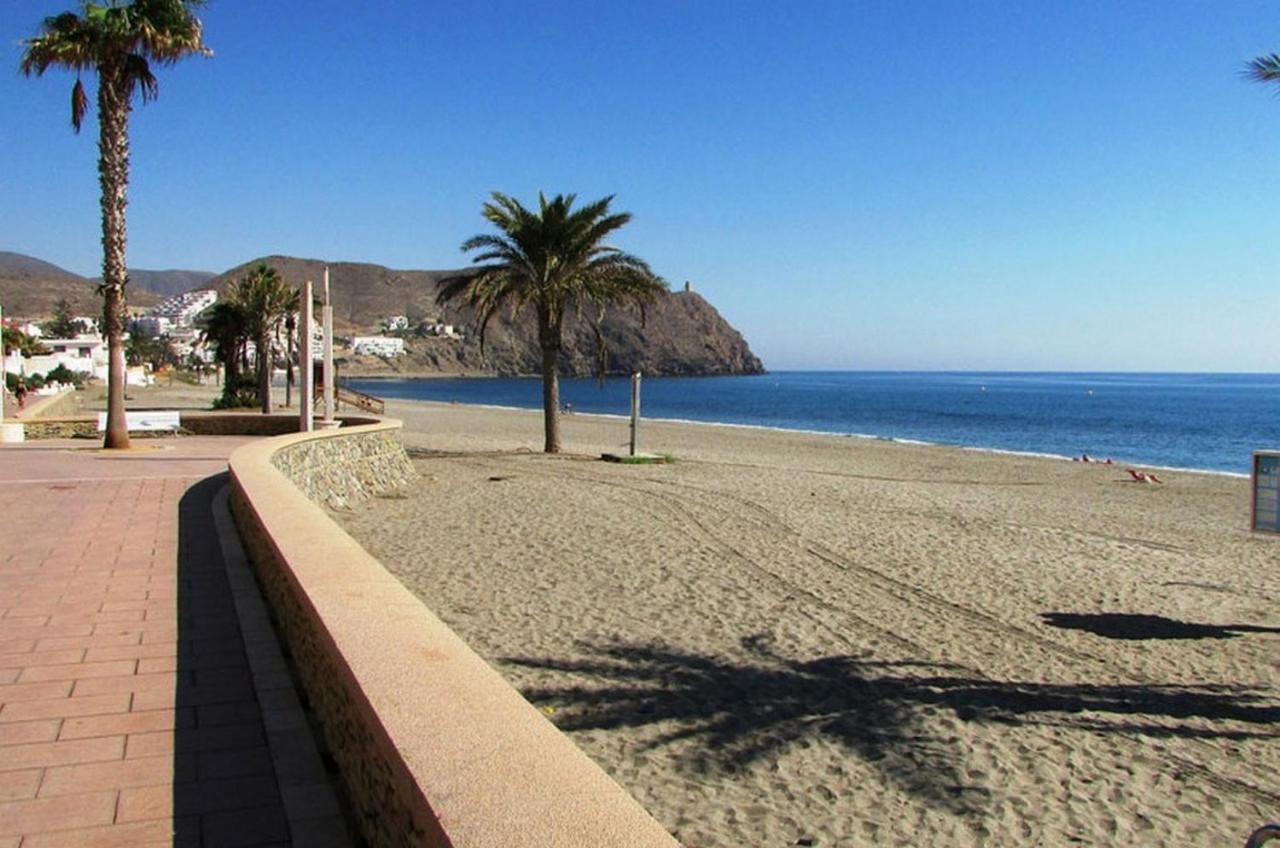 Apartamentos Paraiso Vera Playa: Beachfront with Private Pool and Garden Exterior photo