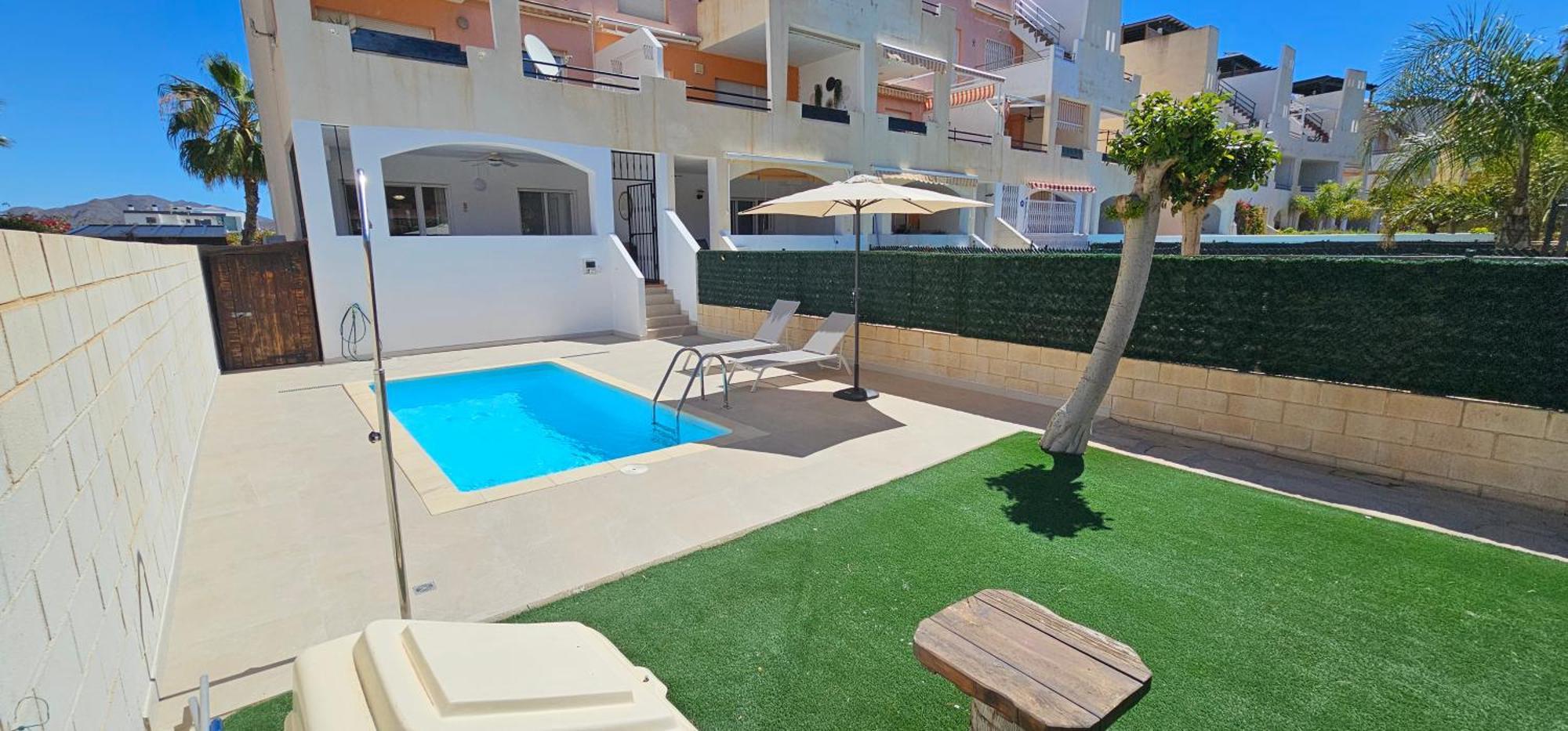 Apartamentos Paraiso Vera Playa: Beachfront with Private Pool and Garden Exterior photo