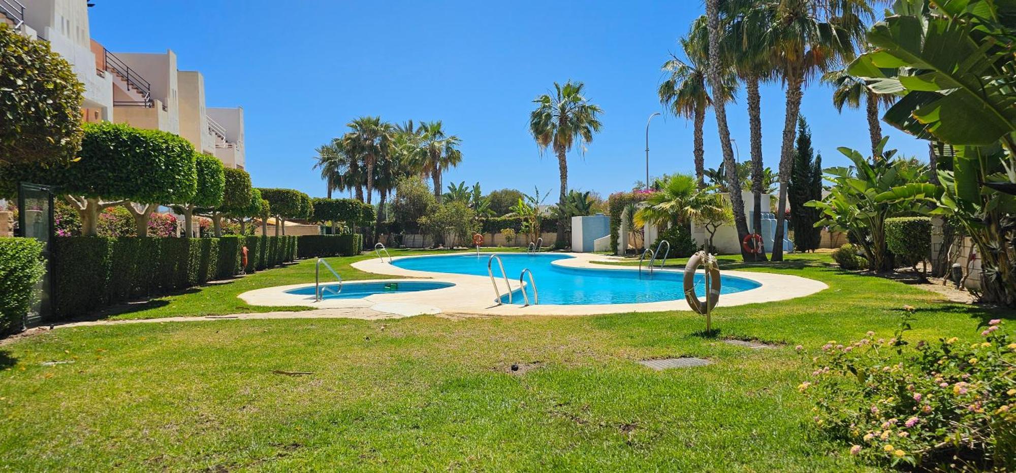 Apartamentos Paraiso Vera Playa: Beachfront with Private Pool and Garden Exterior photo